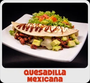 $21.000 | Carne de cerdo, tocineta, pimentón, cebolla, queso gratinado, ensalada, todo con salsas de la casa.