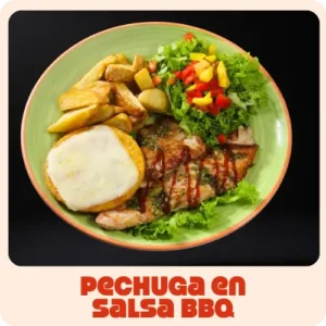 $26.000 | En salsa BBQ, acompañadas de papas a la francesa, porción de ensalada de lechuga, tomate, mango, y arepa con queso Mozzarella, todo en salsas de la casa.