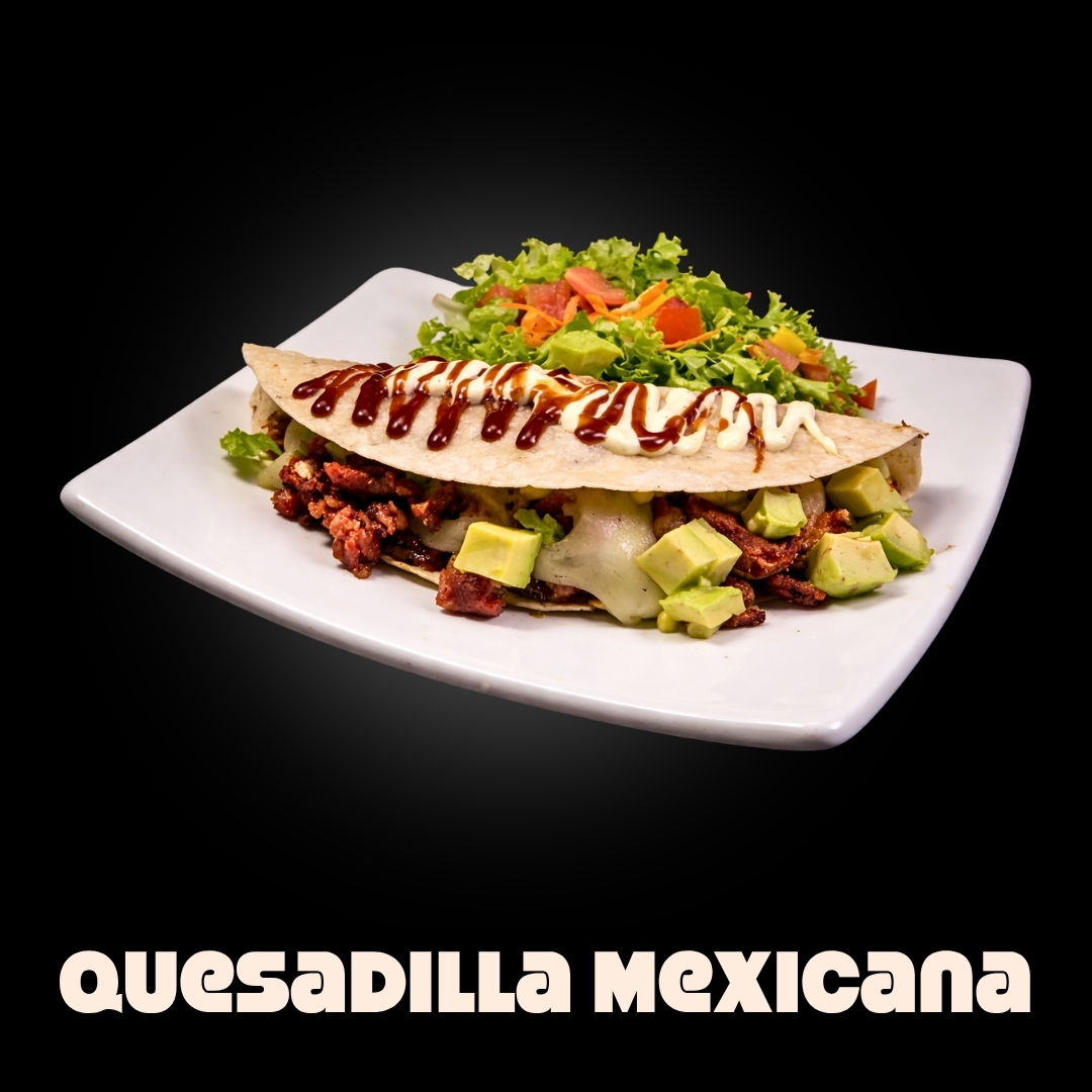 $21.000 | Carne de cerdo, tocineta, pimentón, cebolla, queso gratinado y porción de ensalada de lechuga, tomate y mango, todo en salsas de la casa.